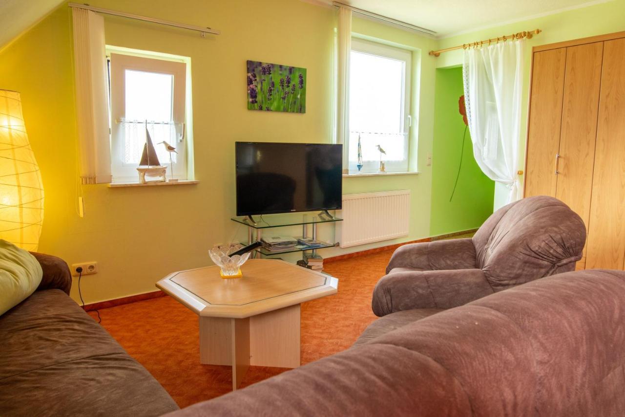 Urlaubs-Appartement Am Dorfrand Wieck Exterior foto